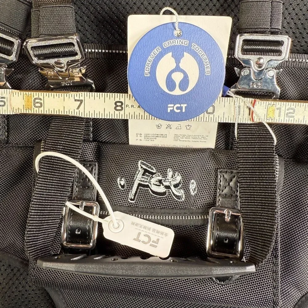 DOG CARRIER  |  RARE by F.C.T.  |  XL 24-35 LBS  |  QUALITY  |  (NWT)  |